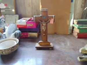 lot 3636 image: Wooden Crucifix - 12 or so