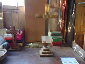 lot 3638 image: Large Brass Memaorial Cross