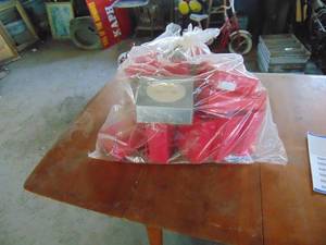 lot 3642 image: Bag of Assorted Vintage Wigs - Halloween
