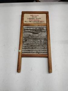 lot 62627 image: Columbus Washboard Co. Vintage Metal Washboard