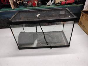 lot 62635 image: Aquarium Maters Glass Reptile Terrarium