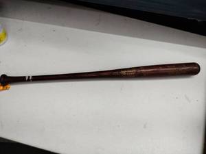 lot 62660 image: Louisville Slugger wood bat