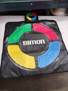lot 62671 image: Just Play Hasbro Simon Jump Game Mat