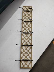 lot 62685 image: Wood Wall Organizer Rack with Metal Hooks