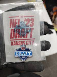 lot 62699 image: NFL 2023 Draft Kansas City Event Pin Badge