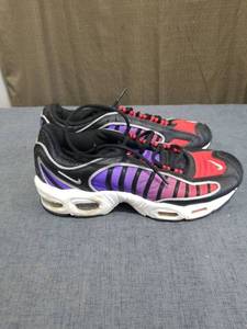 lot 1930 image: Nike Air Max Tailwind IV Black Red Purple White Running Shoes Size 8