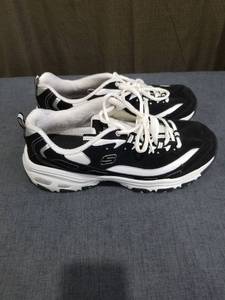 lot 1934 image: Skechers Womens Black White Lace-Up Athletic Shoes Size 10