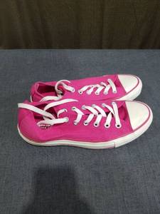 lot 1937 image: Converse All Star Chuck Taylor  Pink Canvas Sneakers Size 6