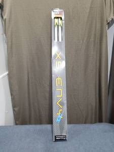 lot 1979 image: BlackOut X5 Envy Carbon Arrows - 2 Blazer Vanes - 500 Shaft - 6 pack