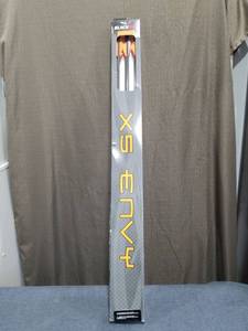 lot 1980 image: BlackOut X5 Envy Carbon Arrows - 2 Blazer Vanes - 340 Shaft - 6 pack