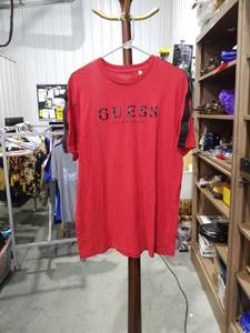 lot 1985 image: GUESS Los Angeles Red T-Shirt XL