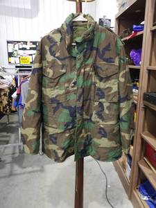 lot 1996 image: Cold Weather Coat Camouflage Liner Medium Mens 37-41 Chest 1-1654-0G1.1