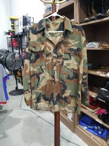 lot 1998 image: Camouflage Pattern Shirt Jacket Size Unknown