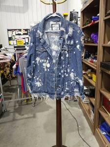 lot 2000 image: American Bazi Denim Jeans Jacket Bleached Distressed Size 1X