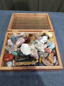 lot 2080 image: Mineral and Crystal Specimen Collection in Wood Display Box