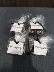 lot 2081 image: Loofah Soap Set 4-Pack #leampetty Brand