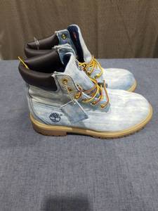 lot 2122 image: Timberland Boots Denim Light Blue Pair Size 5.5