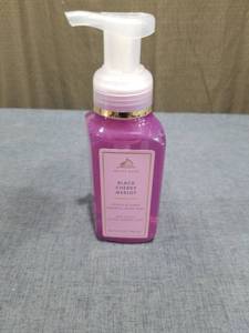lot 2139 image: White Barn Black Cherry Merlot Gentle & Clean Foaming Hand Soap 8.75 fl oz