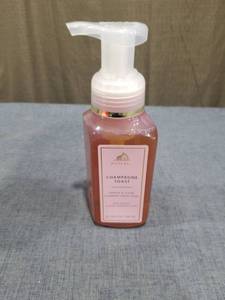 lot 2140 image: White Barn Champagne Toast Gentle & Clean Foaming Hand Soap 8.75 FL OZ