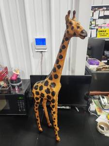 lot 9974 image: Giraffe Figurine Statue Yellow Black Spotted