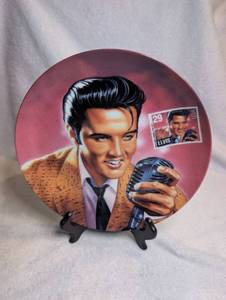 lot 1018 image: Elvis Presley Enterprises The Rock and Roll Legend Decorative Plate&nbsp
