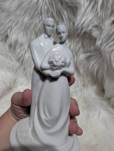 lot 1511 image: Hallmark Cards Figurine Two Figures Holding Child&nbsp