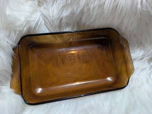 lot 3011 image: Anchor Hocking Rectangular Baking Dish Amber Glass