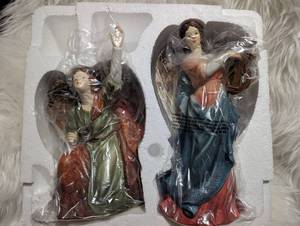 lot 4614 image: Grandeur Noel Porcelain Angel Set Collectors Edition 2-Piece