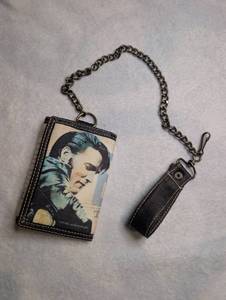 lot 5602 image: Shift Clutch Elvis Presley Wallet with Chain Strap