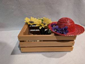 lot 7500 image: Kansas Sunflower Seeds Wooden Crate  Mini Straw Hat