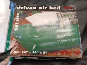 lot 33758 image: Full-size deluxe air bed