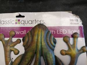 lot 33760 image: Outdoor Light-up frog decor for fence or walls