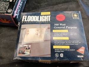 lot 33770 image: Floodlight 300-watt general purpose
