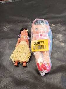 lot 33677 image: Set of two plastic Hawaiian souvenir hula dolls from the mid-20th century