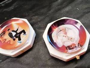 lot 33690 image: Set of two Elvis Presley Blue Suede Shoes collector plate from the Hit Parade Collection