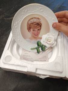 lot 33694 image: Commemorative Princess Diana plate with a 3D porcelain white rose accent.