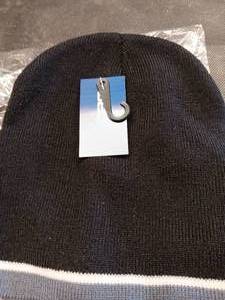 lot 33702 image: Decky brand black and gray knit beanie