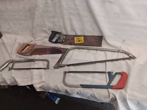 lot 33817 image: Lot of 4 saws for various projects