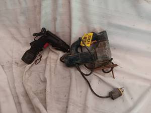 lot 33821 image: Corded Bosch Jigsaw, Craftsman corded drill 38-inch drilldriver.