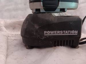 lot 33826 image: Worx 18v Battery with Charger