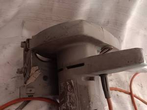 lot 33842 image: Corded Black and Decker Circular Saw