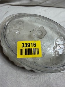 lot 33916 image: 1960s Anchor Hocking Savannah Clear over 2qt Dish With White Dish.