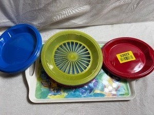 lot 33922 image: Lot of Misc Plastic Kitchenware items.
