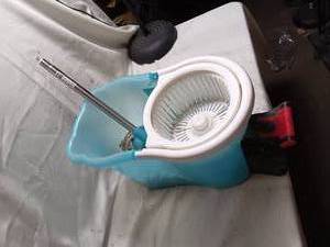 lot 33934 image: Spin Mop & Bucket.