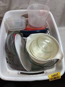 lot 33943 image: Basket Full Of Plastic & Glass Kitchenware.