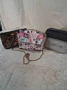 lot 15 image: 3-Piece Crossbody Clutch Bag Set with Chain Straps