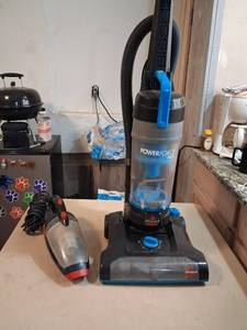 lot 23 image: Bissell PowerForce Helix Upright Carpet Cleaner