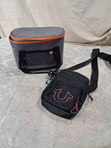 lot 38 image: Olivet International Insulated Cooler Bag with Shoulder Strap Gray Orange