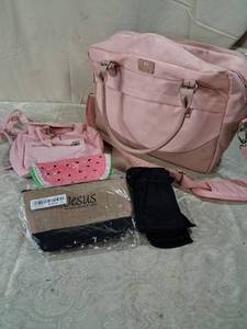 lot 49 image: Matein Pink Tote Bag with Accessories Lot
