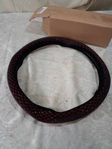 lot 50 image: Steering Wheel Cover Black Red Rhinestone 60-M355